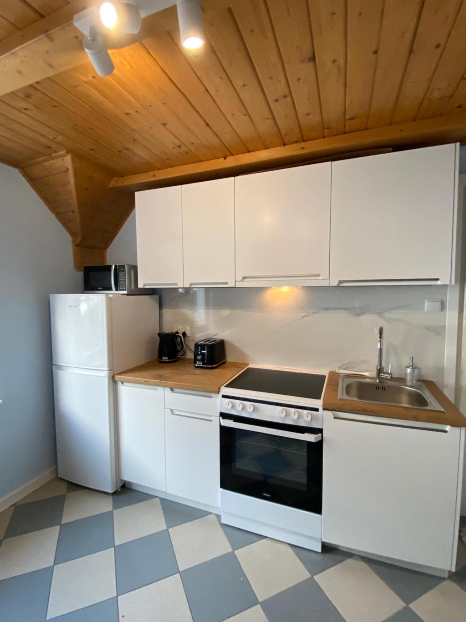 Beskidzka Apartments Суха-Бескидзка Экстерьер фото
